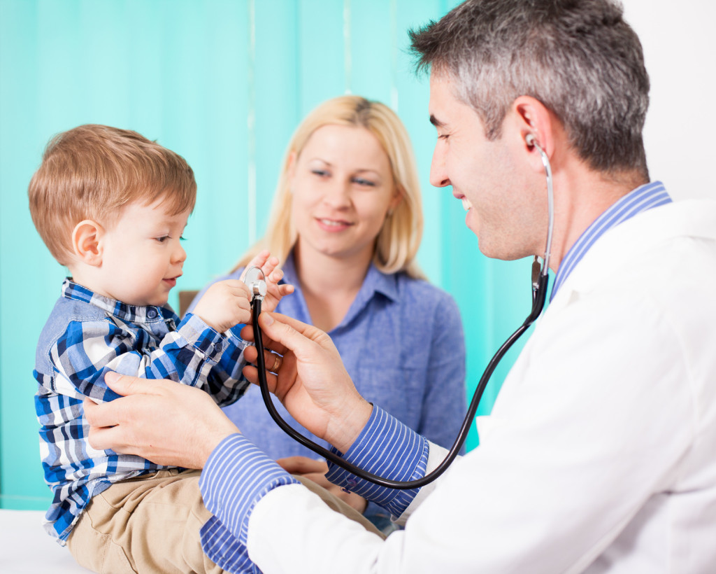 Pediatrician Review Monitoring Service